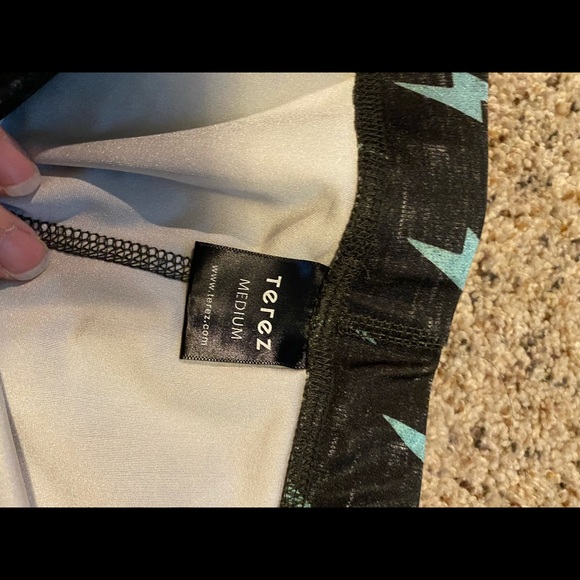 Peloton Terez lightning leggings medium new rare - Picture 2 of 4